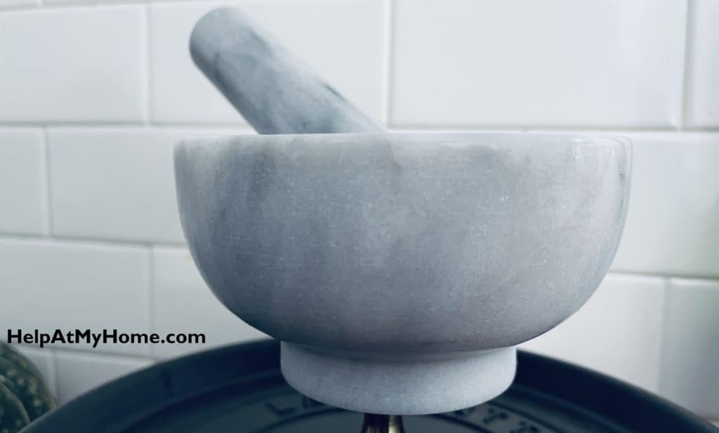 https://helpatmyhome.com/wp-content/uploads/2021/04/Mortar-And-Pestle-White-Marble-02-1024x617.jpg
